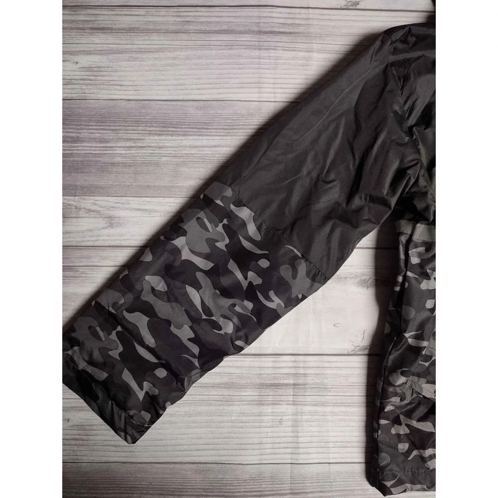 OshKosh B'gosh Kids Boys Camo Hooded Windbreaker Jacket Size‎ 8